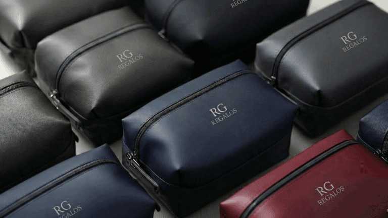 Neceseres personalizados detalle corporativo